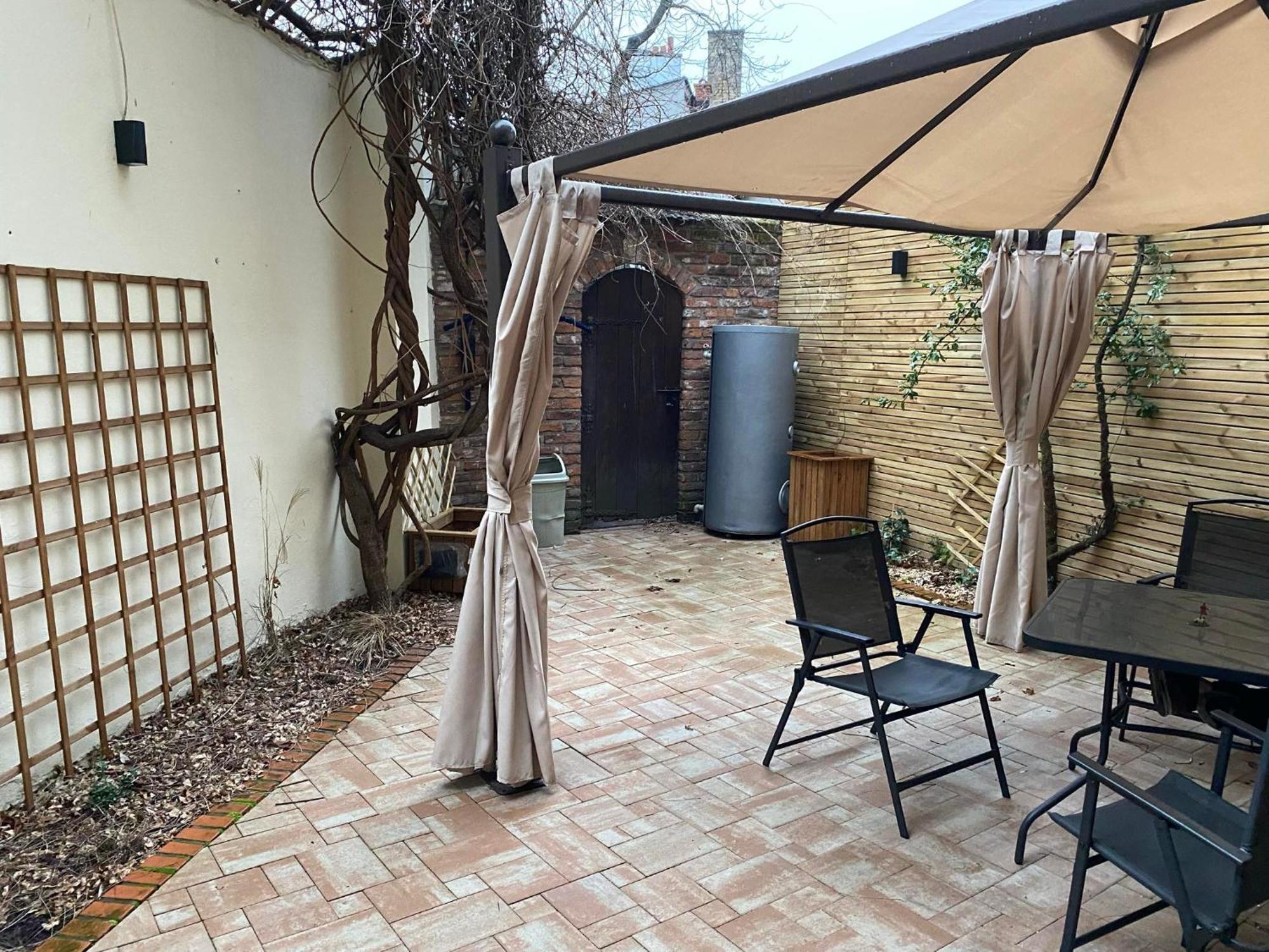 Pini Hostel - Przytulne Pokoje W Centrum Krakowa Bagian luar foto