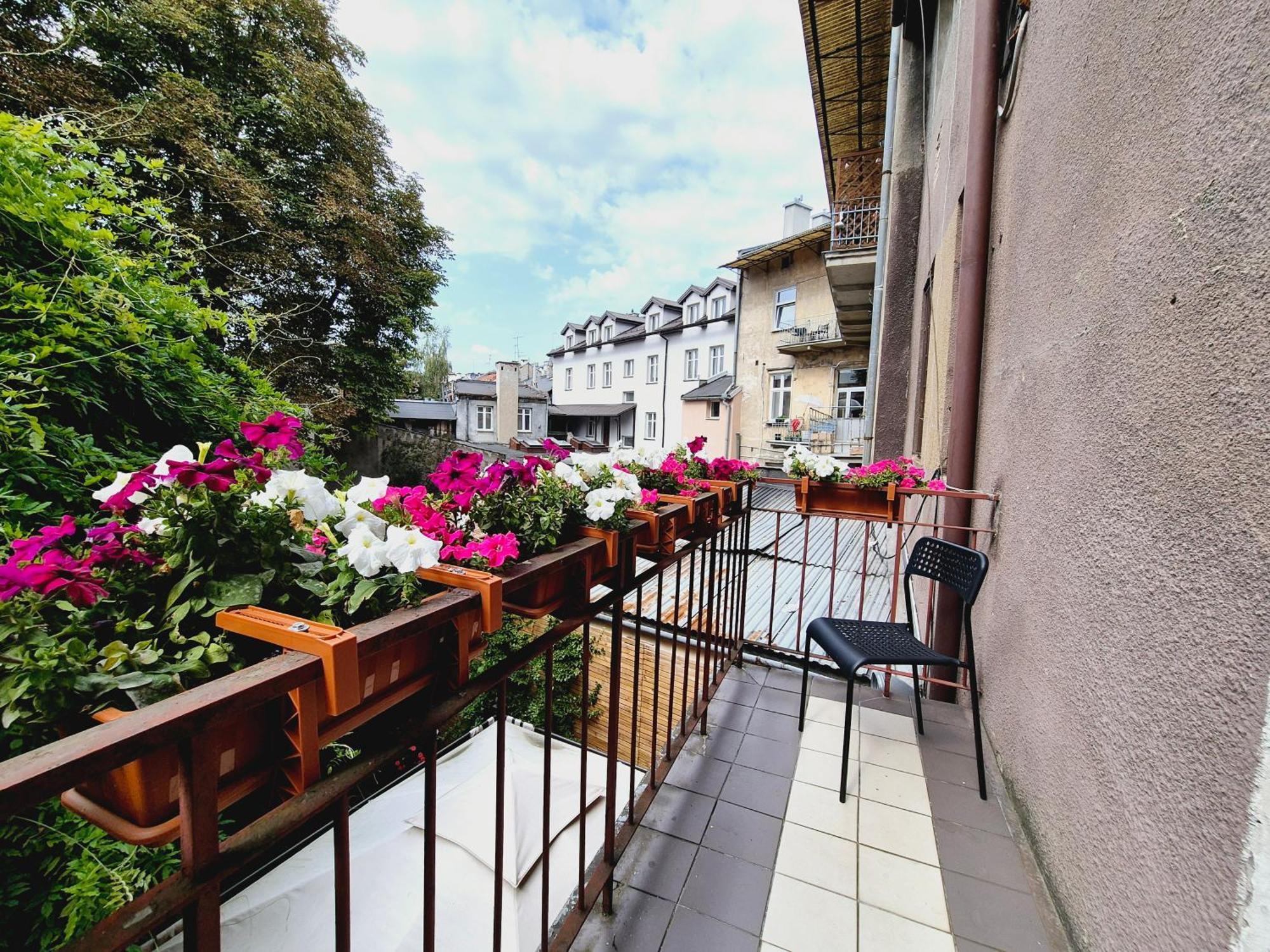 Pini Hostel - Przytulne Pokoje W Centrum Krakowa Bagian luar foto