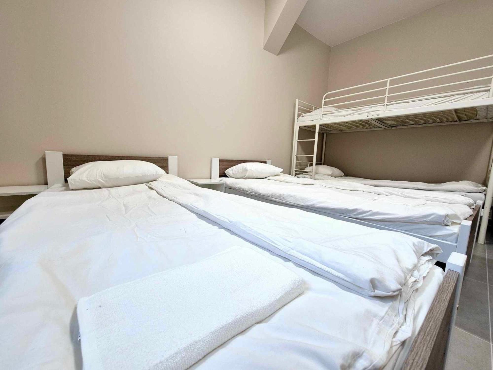 Pini Hostel - Przytulne Pokoje W Centrum Krakowa Bagian luar foto